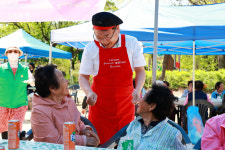 울진군, 사랑의 밥차ㆍ재능 나눔 활동 ‘훈훈’