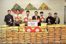 탑마트 대구점, 중구에 백미 10kg 120포 기탁