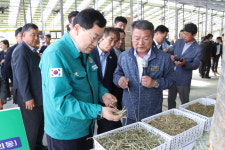 경주시, 외동 건초생산 사업장 개소… 연간 5천t 자급 가능
