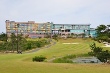 영덕 오션비치 골프장 캐디 시위 놓고 “경영권 침해” “부당 노동 자행”