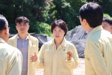 서성란 경기도의원, 의왕 안양천 지방하천 정비사업 현장 점검