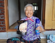 의성군, 어르신에 여름나기 물품 지원