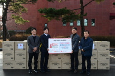 도드람양돈협동조합, 김천시에 햄 세트 기탁