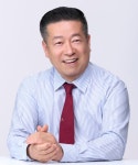 [이원우 칼럼]   교육의 미래를 묻다… 초선 시의원의 첫 의정