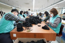 건보공단, 보건용 마스크 기부…직원은 면 마스크 제작·착용