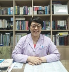 한의대 진학부터 아들과의 관계까지…책에서 고민 해결책 찾곤 했다