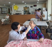 안산시 대부보건지소, 한의사 등 의료팀 요양원 순회진료 실시