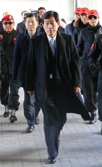 '원세훈 선거법 유죄' 판결에 검찰 당혹