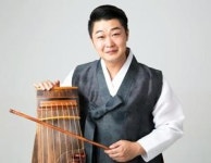 두툼한 음색 유세윤 아쟁독주회