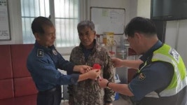 순천 주암파출소, ‘카네이션 달아드리기’ 행사