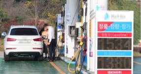 유류세 인하 첫날 표정- 직영주유소만 ‘찔끔’… 체감은 ‘글쎄’