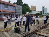 함평여자중학교 일일 기자체험- 시민과 함께 100년…교통 관문 역할 ‘톡톡’