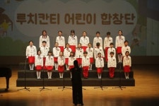 나도 예술가, 아마추어가 꾸미는 무대