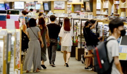 더위도 식히고  책도 보자