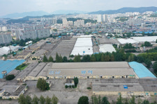 [창간 35주년] 일제공장 뷰 보며 더현대서 쇼핑···어디에도 없는 랜드마크