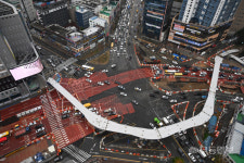 웅장한 윤곽 드러내는 푸른길 브릿지