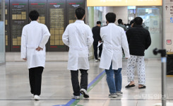 공보의가 전공의 공백 메우자···시골 보건소 운영 중단 불똥