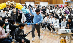 화려한 군무, 아름다운 추억을 안고 더 큰 세상으로