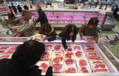 설 앞두고 치솟은 축산물가···고기 할인 눈길