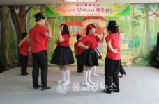 대성초등학교 이색 졸업장 수여식