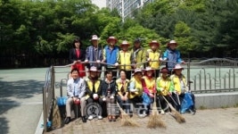 쌍용3동 노인회, 소공원 환경정비 활동