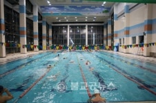 논산 국민체육센터 수영장, 여름맞아 인기