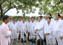 이동필 농림축산식품부장관, 충주시험지 방문