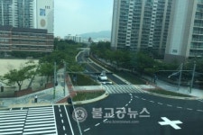 자동차 중심도로 사람에게 돌려준다