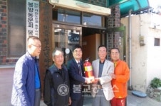 봉방동 주민자치위,경로당 소화기 전달