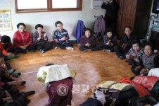 지역아동센터, 어르신 찾아 세배