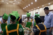 오박사 마을 찾은 외국인 관광객