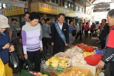 영동군, 추석 명절 장보기 전통시장에서