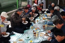 자장면 한 그릇에 훈훈한 마음