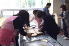 시전동 한소망교회, 사랑의 팥죽 나눔