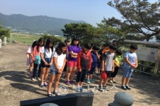청산초, 충혼탑 참배 및 청소