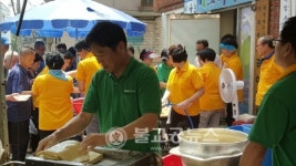 서울 동자동 쪽방촌  짜장면 봉사