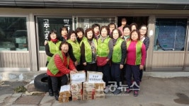 동횡성농협 청일지점 농가주부모임 떡나눔 행사