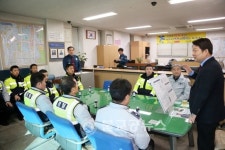 권영진 시장, 설 연휴 상황근무자 격려