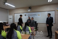 박명식 약사, 청산고 신입생에 희망통장