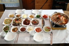 안면도 맛집 딴뚝통나무집식당