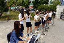 옥천여중 등굣길 아침 음악회