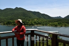 괴산군 산막이 옛길, 인산인해(人山人海)
