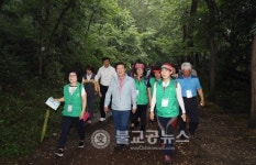 권선택 시장, 식장산 숲길에서 시민과 아침동행