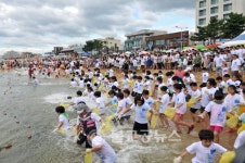 속초시, 장사항 오징어 맨손잡기 축제