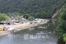 충남도, 명품 계곡서 한여름 더위 날려요