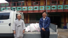 쌍계사, 화개면 경로당에 쌀 기증