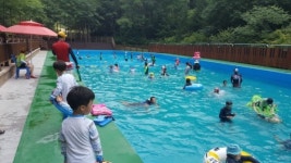 옥화자연휴양림 자연 속 물놀이장 시설만족도 높아