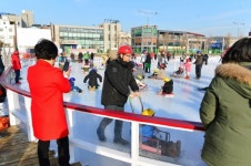 제천 스케이트장 개장 첫 주말, 문전성시