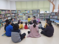 청주강내도서관 어린이독서회 책놀이 운영
