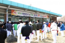 [영상 / 포토] 옥천군, 제3회 청산 생선국수와 함께하는 민속씨름대회 아듀~